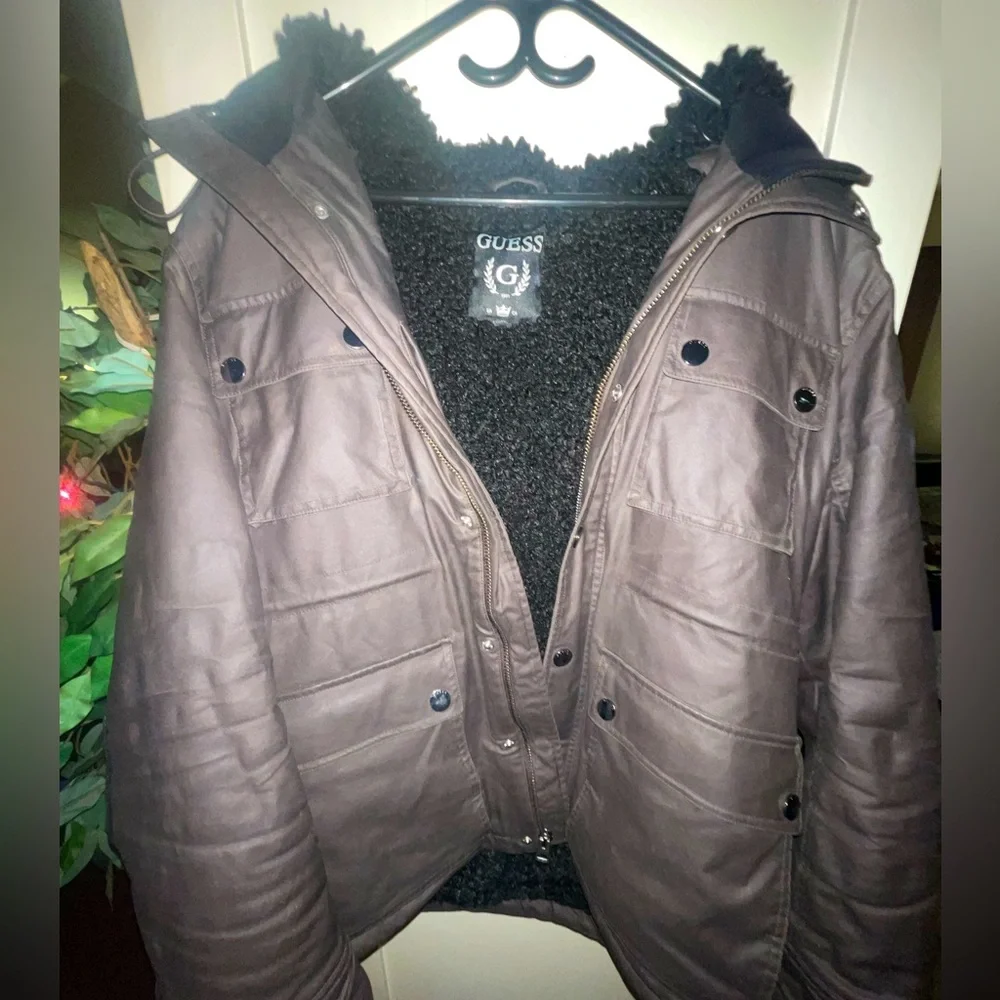Beautiful thick warm mens Guess jacket size large - Picture 2 of 4